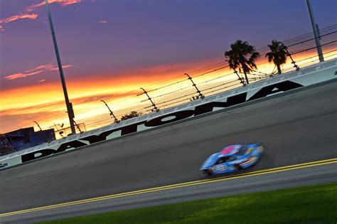 6 spectacular sunset photos from Daytona International Speedway | For ...