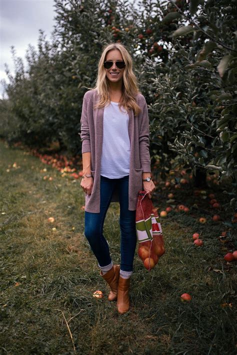 apple picking outfit | Apple picking outfit, Apple picking outfit fall ...