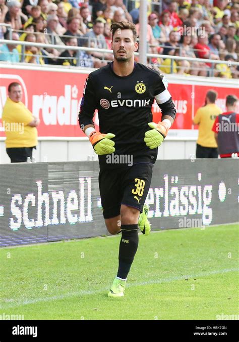 Torhüter Roman Bürki (Borussia Dortmund Stockfoto, Bild: 127656837 - Alamy