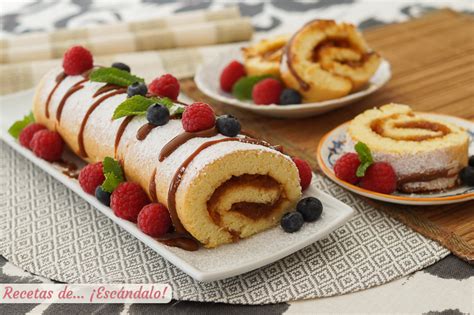 Brazo de gitano relleno de mermelada con dulce de leche y frutos rojos ...