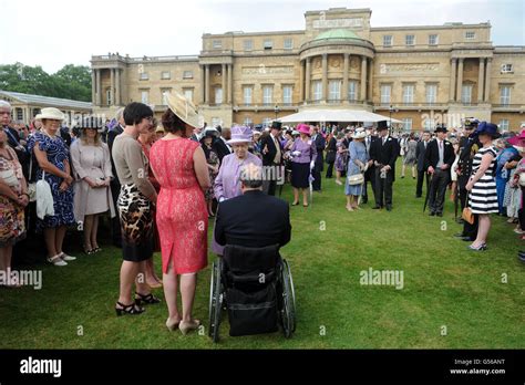 Buckingham Palace garden party Stock Photo - Alamy