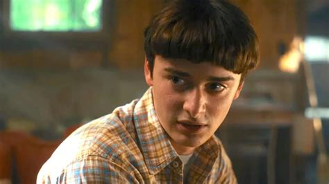 Stranger Things saison 5 : Noah Schnapp affiche un nouveau look