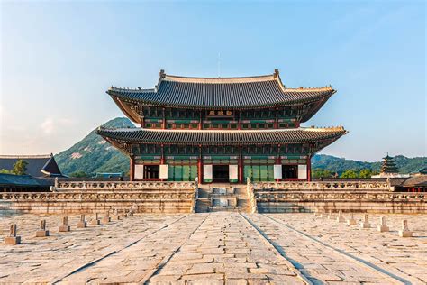 Gyeongbokgung Palace: Tickets & Changing of the Guard Hours | 한국, 대한민국, 도시