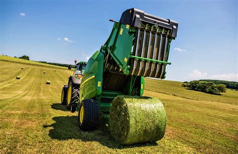 Pics: New round balers from machinery giant John Deere - Agriland