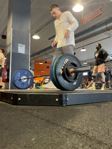 First 100kg on my birthday 🙏 : r/weightlifting