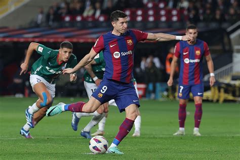 Barcelona vs Alavés, La Liga: Final Score 2-1, Lewandowski leads second ...