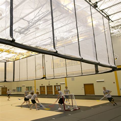 Radius-Fold Gym Dividers :: Draper, Inc.