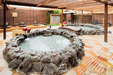 Japan's Top 4 Open-Air Onsen