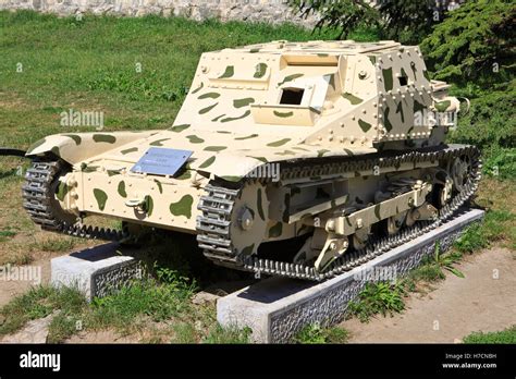 The Italian tankette L3/35 or Carro Veloce CV-35 (in service 1935-1944 ...