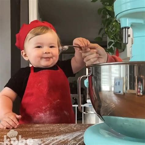 Cute baby chef will melt your heart | Baby chef, Cute babies, Cute baby ...