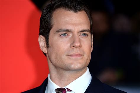 Henry Cavill estrelará e produzirá 'Warhammer 40.000'