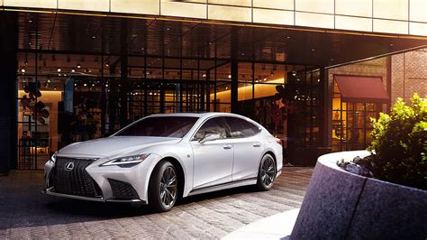 Top Features of the 2023 Lexus LS Hybrid