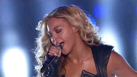 Beyoncé - Halo ( live ) - YouTube