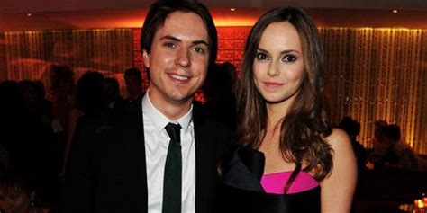 Simon and Tara from the Inbetweeners getting married