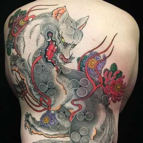 Kitsune Tattoos: Origins, Meanings, & Types of Japanese Fox Tattoos ...