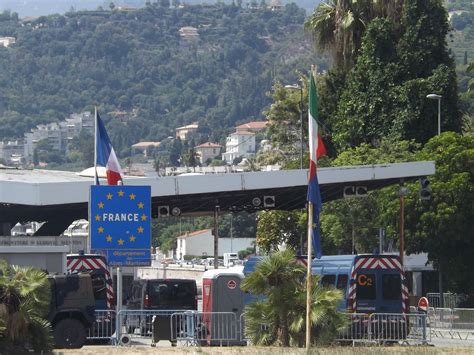 Border between France and Italy | French side of the Pont-Sa… | Flickr