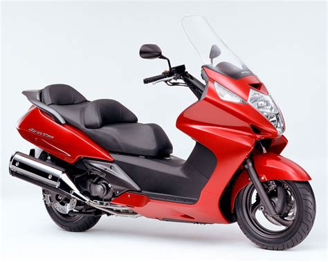 Honda Silver Wing 600 - плюсы и минусы, характеристики и фото