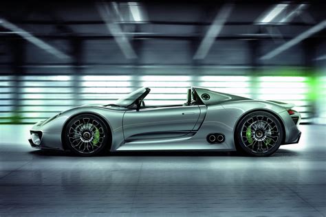 Porsche já recebe encomendas de seu modelo 918 Spyder Hybrid