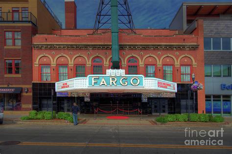 Fargo Theatre Front View Photograph by Larry Braun - Pixels