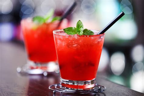 16 Good Fruity Alcoholic Drinks to Order at a Bar - Insider Monkey