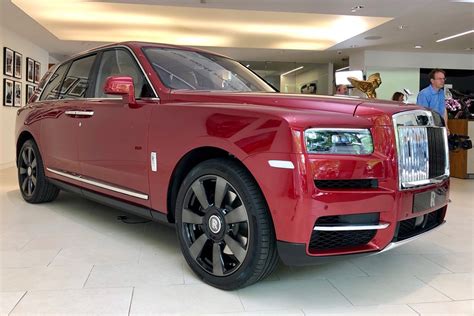 New Rolls-Royce Cullinan SUV revealed | Auto Express