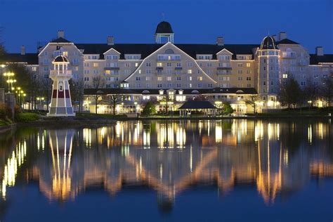 Disney's Newport Bay Club (Paris) - 2018 Hotel Prices | Expedia