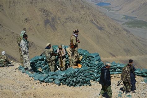 Panjshir resistance digs in to defend key valley from Taliban - France 24