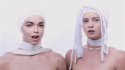 Björk y Rosalía luchan al estilo samurai en su nueva canción juntas ...