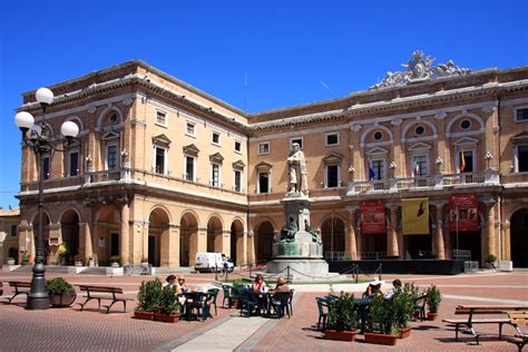 RECANATI - Le Marche - RECORRE ITALIA