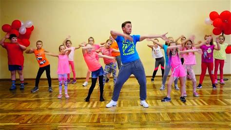 Zumba Kids (easy dance) - I like to move it - YouTube