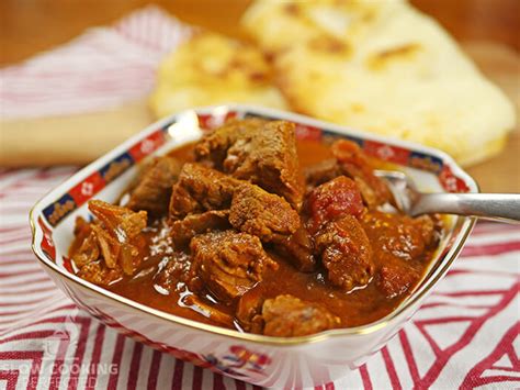 Slow Cooker Beef Madras Curry - Slow Cooking Perfected