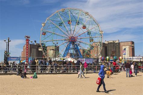 Luna Park Coney Island 2010: A Photo Journey Through History and Thrills