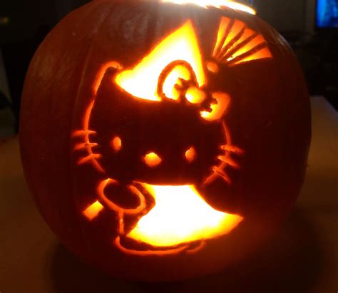 Hello Kitty Pumpkin 2010 by katrivsor on DeviantArt