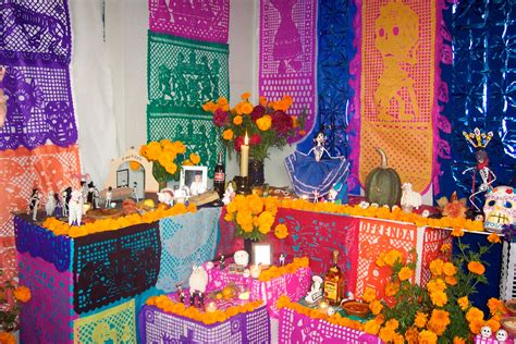 Build a Day of the Dead Ofrenda to Honor your Departed Loved Ones ...