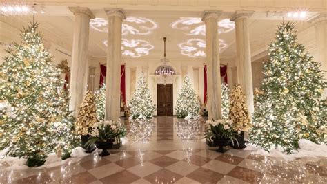 Photos: First lady Melania Trump unveils 2019 White House Christmas ...