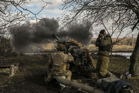 Ukraine Reveals Intense Fighting on Bakhmut's Streets in New Video ...