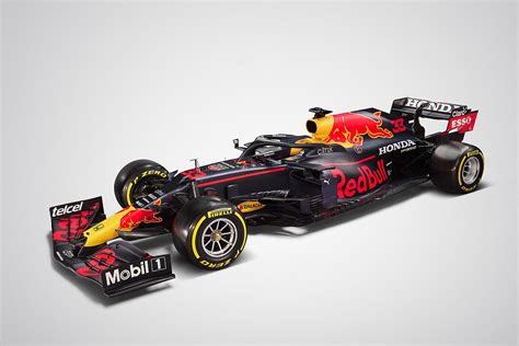 Red Bull, 2021 Formula 1 aracı RB16B'yi tanıttı!