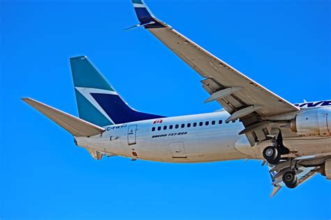 C-FWVJ: WestJet Boeing 737-800 at Toronto Pearson International Airport ...