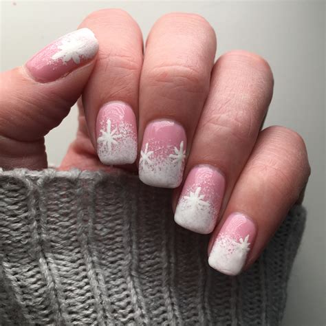 Pink Snowflake Gradient Nails - Cindy's Cute Corner