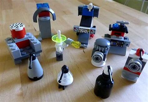 Making robots out of recycling... and Legos! - Unschool RULES