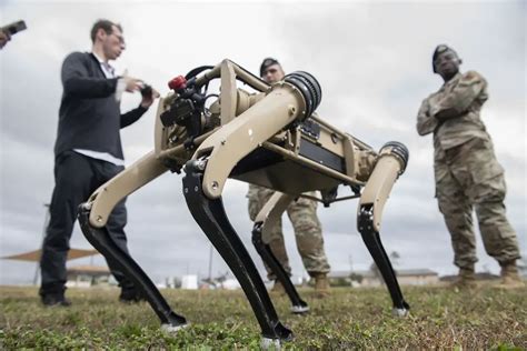 Robot Dogs With Assault Rifles Unveiled at AUSA 2021 Convention