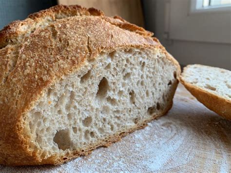 Crusty Italian bread - an easy recipe for the perfect loaf!