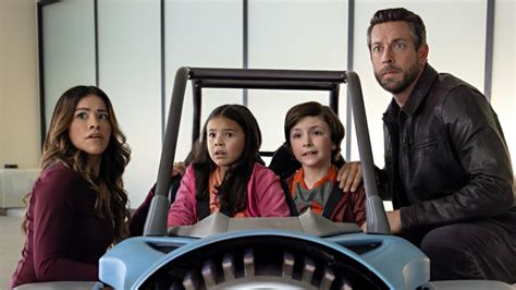 Spy Kids: Armageddon Trailer Sees Zachary Levi and Gina Rodriguez Need ...