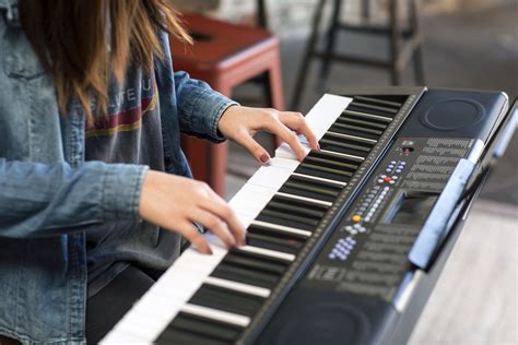 61-Key Beginners Electronic Keyboard Piano Set w/ Lighted Keys, 3 Modes ...