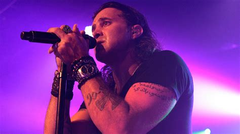 Creed singer Scott Stapp claims he's broke and homeless in rambling ...