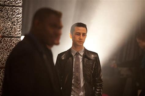 ‘Looper’ Trailer: Bruce Willis Tries to Kick His Own Butt