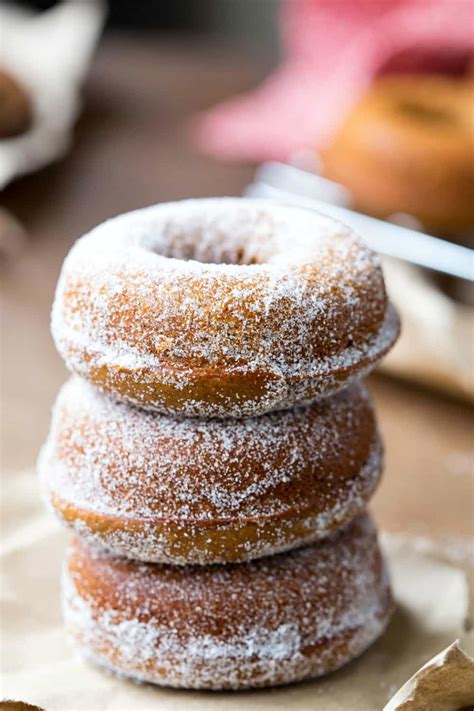 Gingerbread Baked Donuts - I Heart Eating