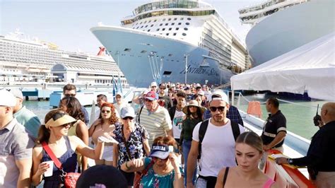 Nearly 15,000 Cruise Passengers Arrive in Old San Juan | Business ...