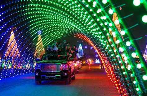 Christmas Drive Through Lights Near Me 2023 Top The Best Famous ...