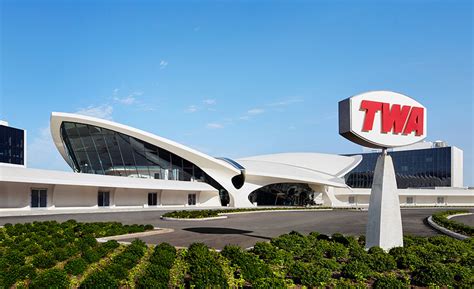 TWA Hotel Opens at JFK, Giving New Life to Saarinen’s Flight Center ...